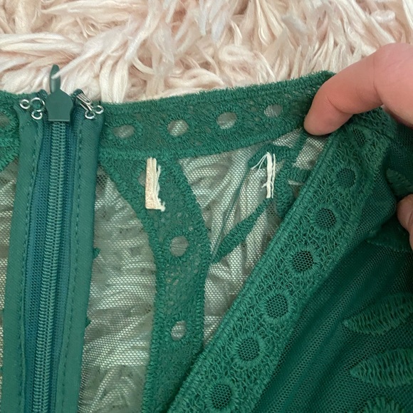 Lace Dress - Picture 4 of 8